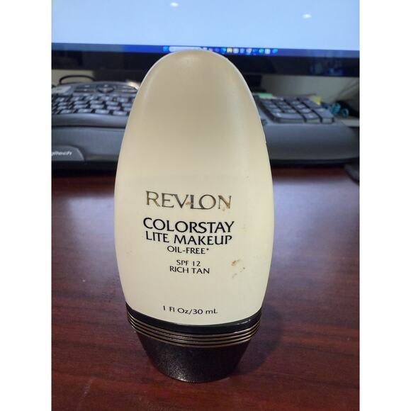 NEW Revlon Colorstay Lite Makeup Oil Free Foundation SPF 12 Rich Tan 1oz Sheer - Picture 1 of 2
